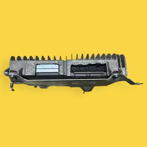 Amplificador Bose Nissan Altima 13-18 Usado Original Gris