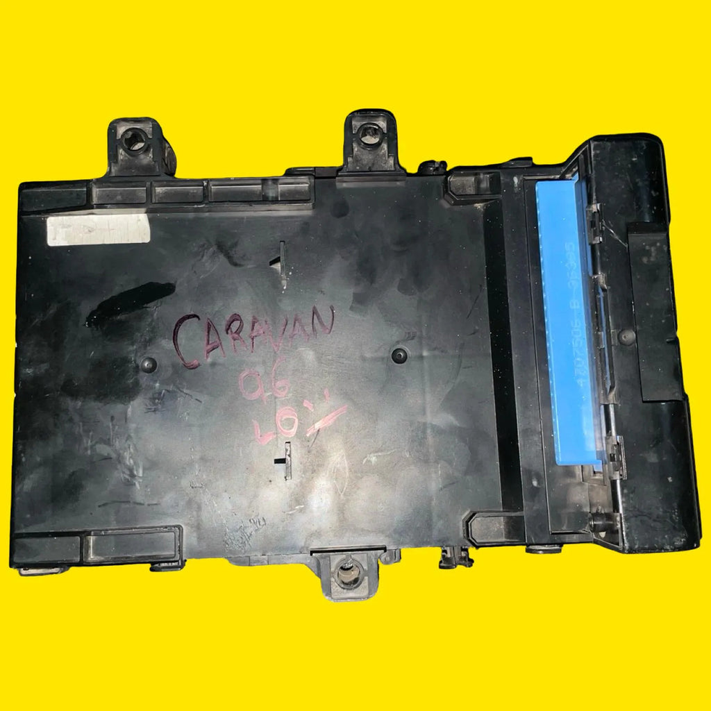 Caja Fusibles Caravan, Voyager, Town&country 96-00 P4707797