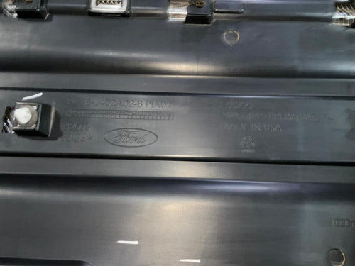 Moldura Tapa Cajuela Ford Super Duty Limited Orig. 23-26 Plateado