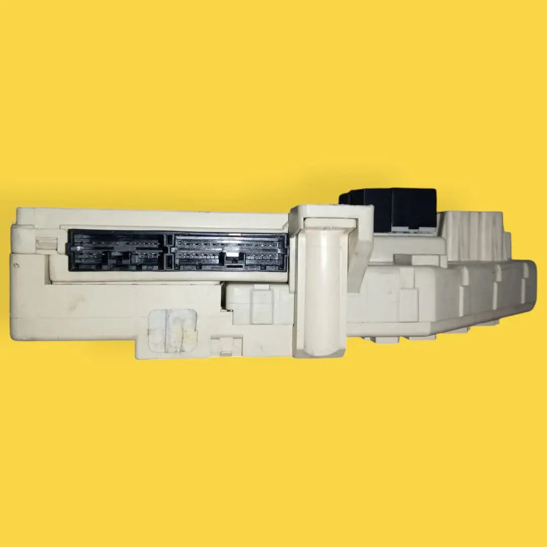 Caja Fusibles Stratus, Cirrus 2.5 Original 95-00 P4606292ab