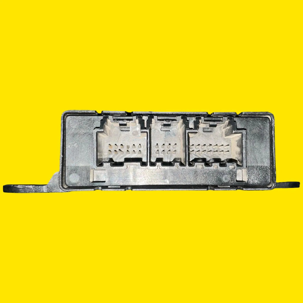 Modulo Control Estacionamiento Suburban/silverado Orig 17-20 Negro