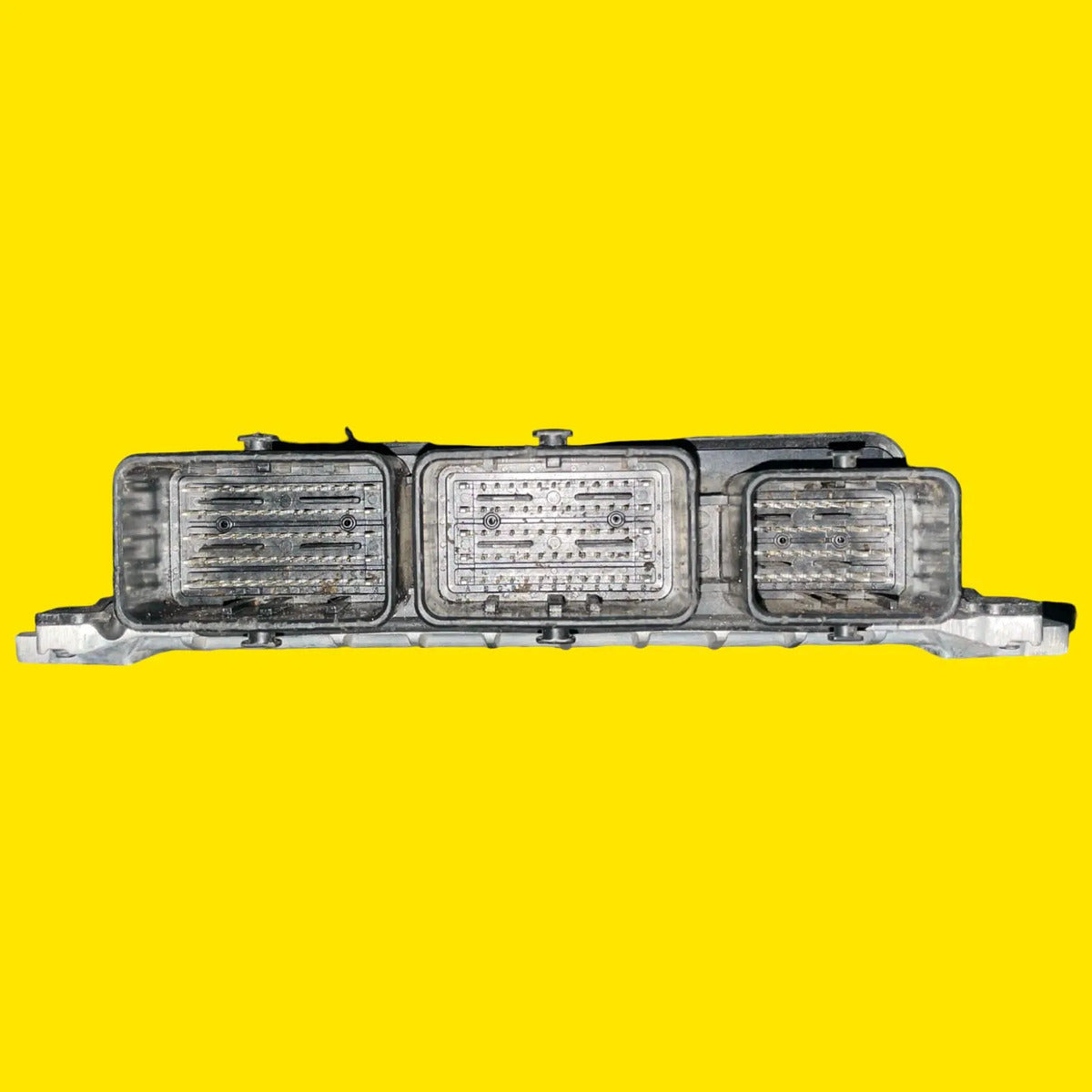 Computadora Motor Nissan Versa Usado Orig 20-24 Bem532700