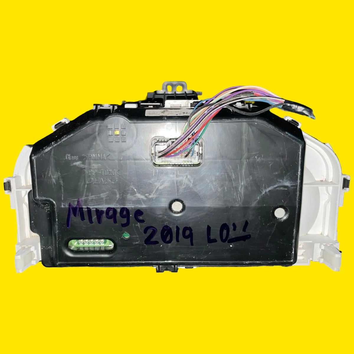 Clúster Velocímetro Mitsubishi Mirage Orig. 15-20 8100c756 Negro