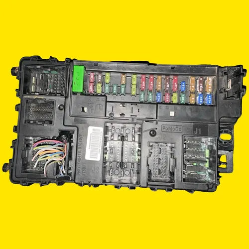 Caja Fusibles Bcm Ford Edge Orig. 15-17 Fu5t15604bak