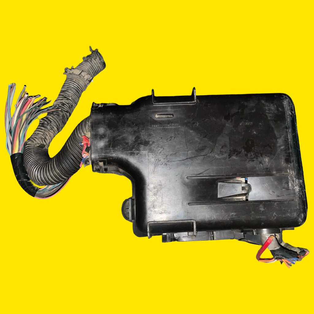 Caja Fusibles Chevrolet Malibu Usado Original 04-07 15356102