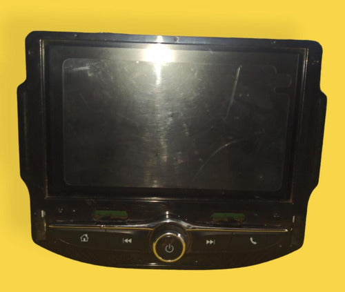 Estereo Pantalla Con Bisel Central Chevrolet Trax 17-20  Negro