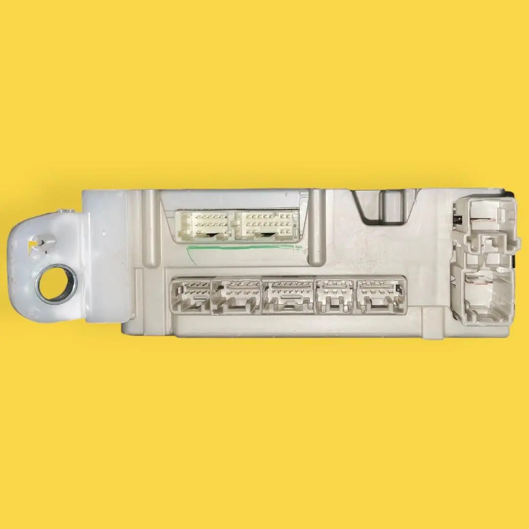 Caja Fusibles Bcm Toyota Hilux Usado Orig. 16-22 892210k051
