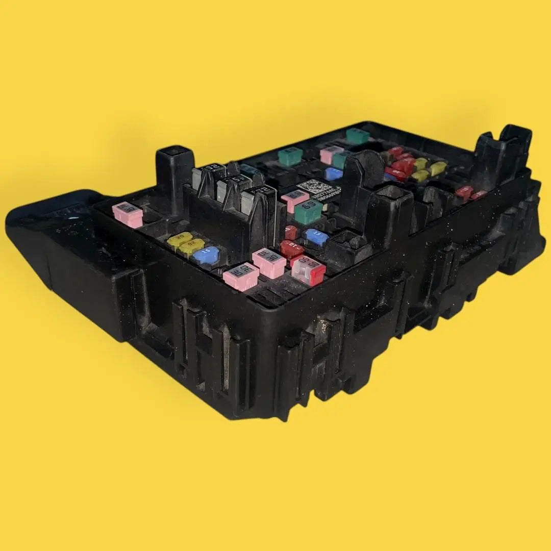 Caja Fusibles Interior Dodge Ram Original 19-25 P68312776ac