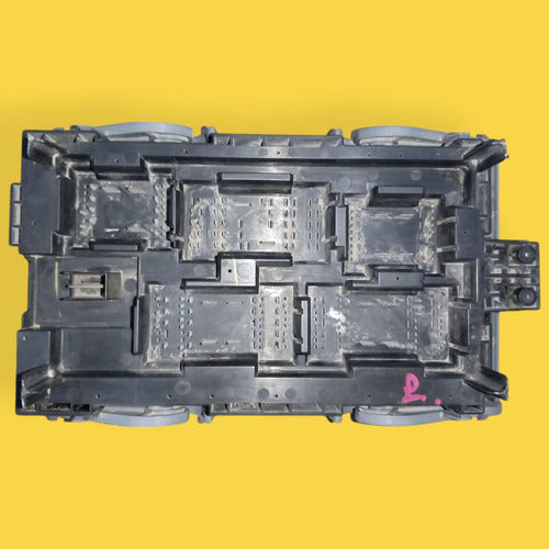 Caja Fusibles Suburban/tahoe/sierra/yukon 07-09 15925042_02