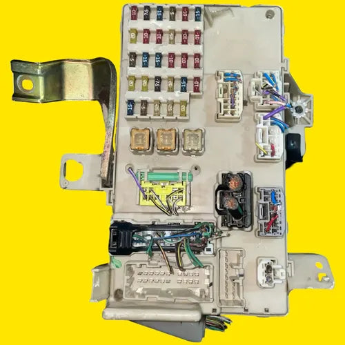 Caja Fusibles Interior Toyota Camry Orig. 02-04 8273006040a