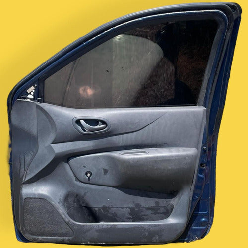 Puerta Delantera Der. Nissan Np300 2pts Usado Original 16-25 Delantera Derecho Azul