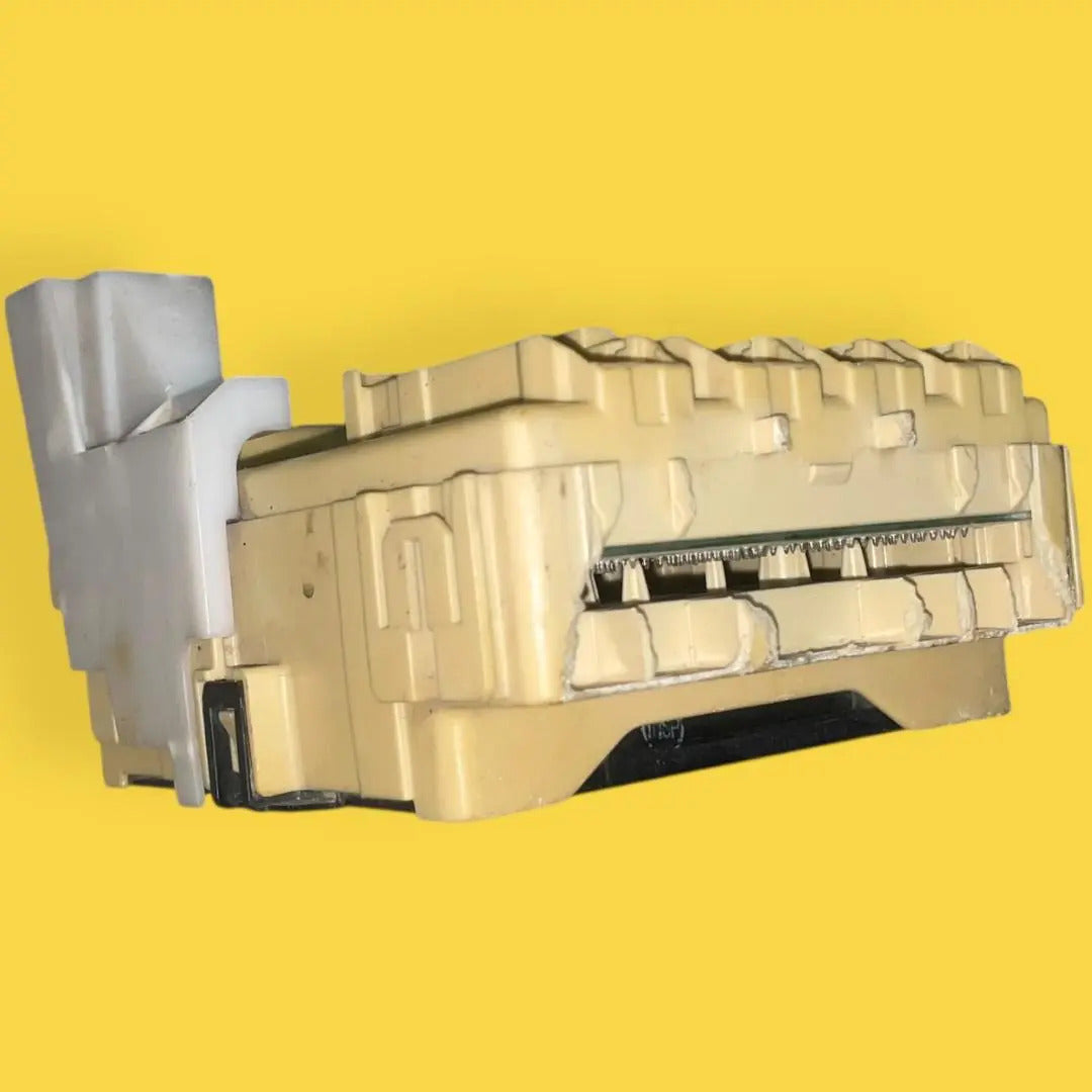 Modulo Caja Fusibles Toyota Rav4 Usado Orig 16-20 827300r101