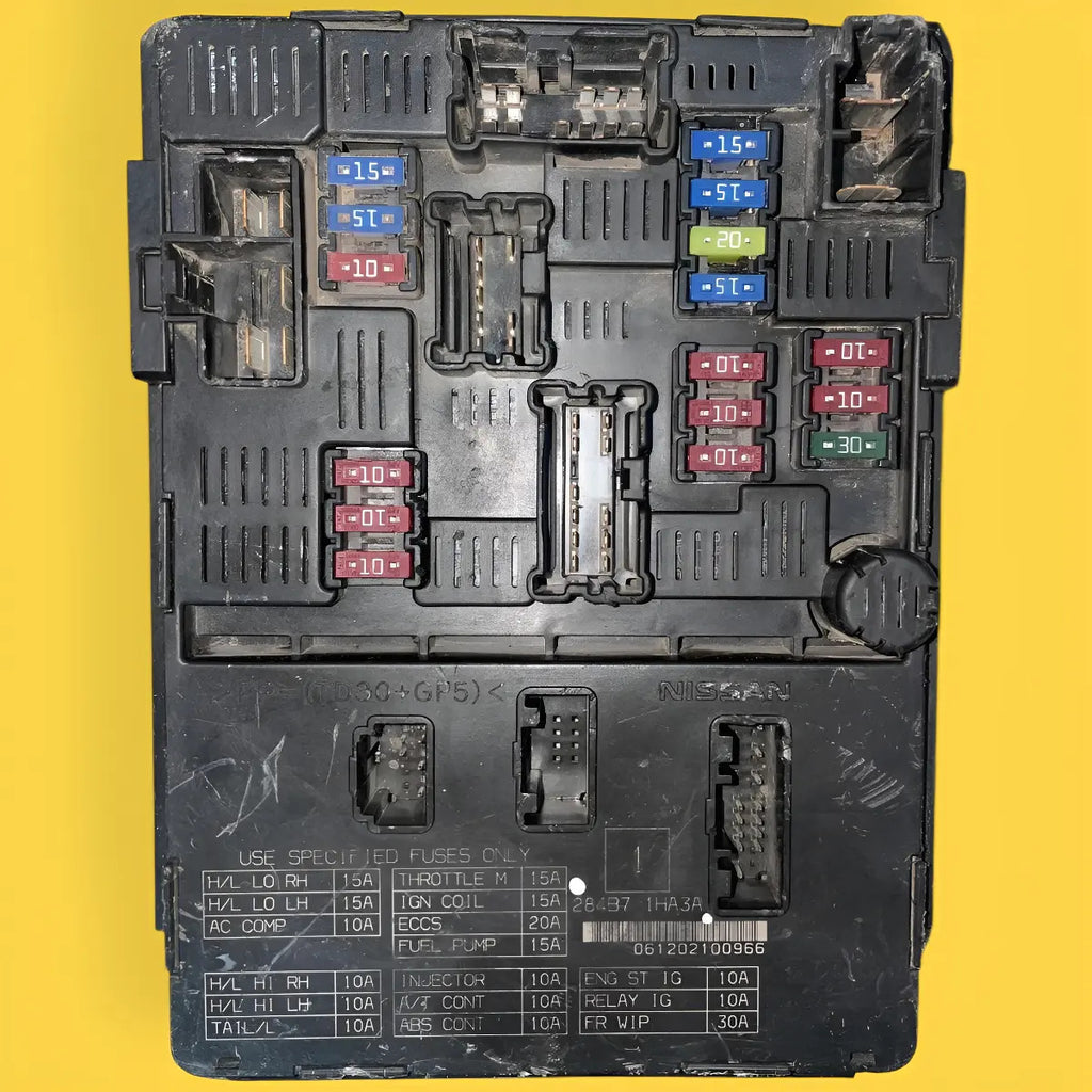 Caja Fusibles Ipdm Versa, March Usado Orig. 12-22 284b71ha3a