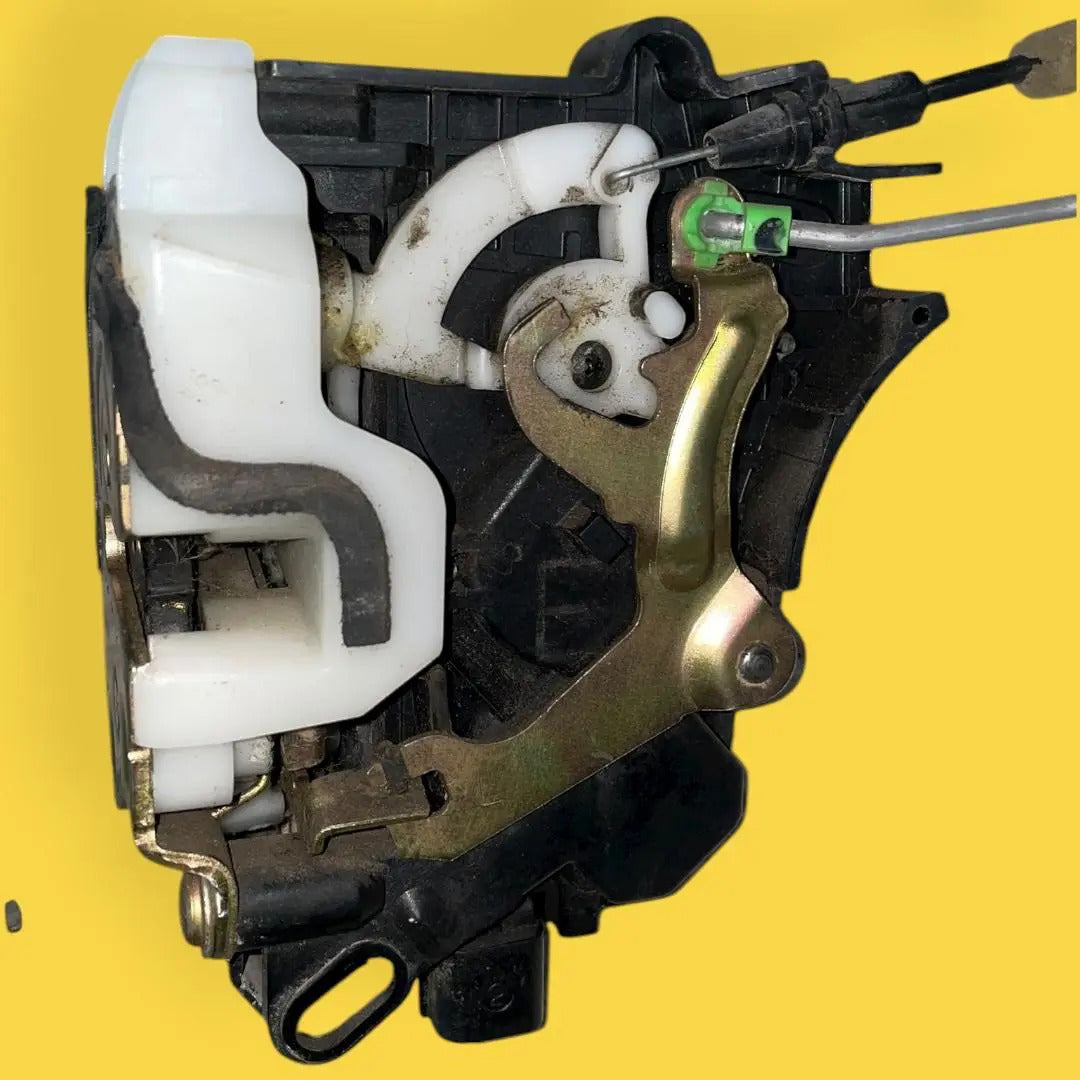 Chapa Puerta Del. Izq. Mitsubishi Outlander Original 03-06